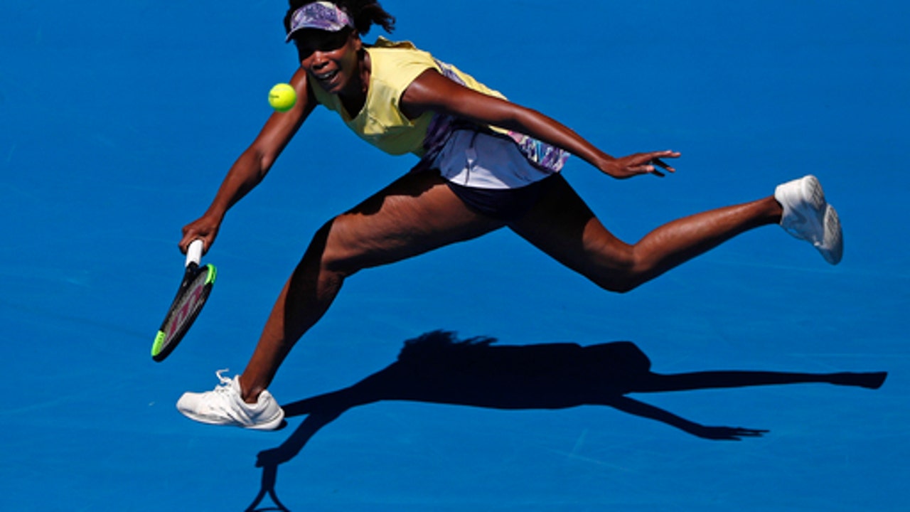 The Latest: Murray turns ankle during win, appears to be OK